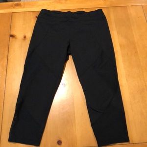 Athleta Mesh Panel Cropped legging!